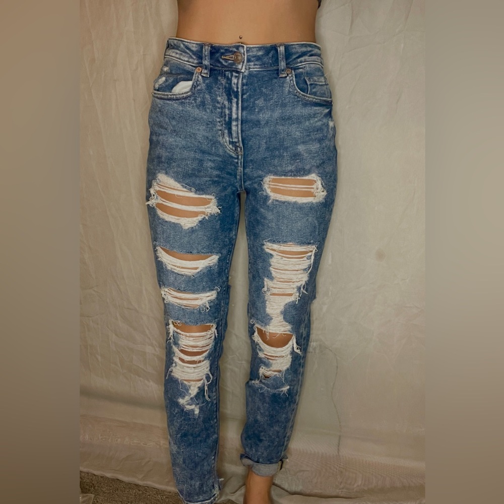 American Eagle dark wash ripped jeans